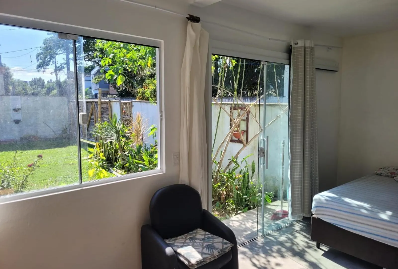 Casa Amarela Campeche Hotel Florianopolis Guest house